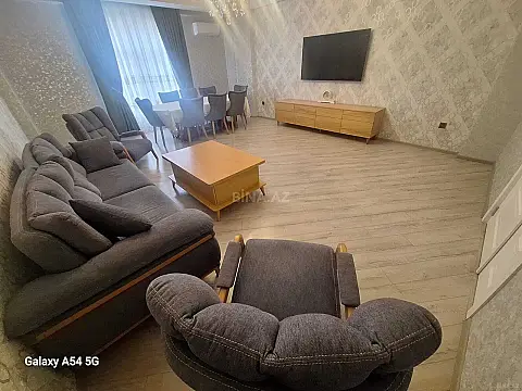 Satılır 3 otaqlı mənzil 140 m²