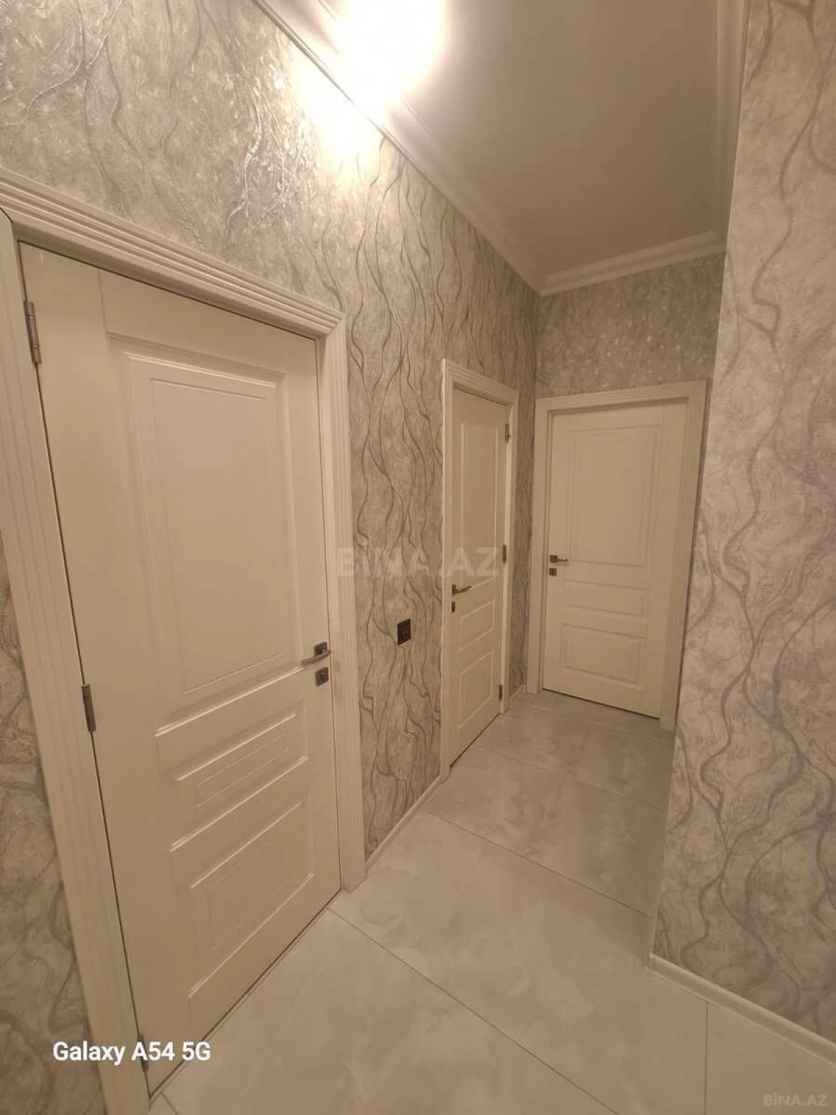 Satılır 3 otaqlı mənzil 140 m²