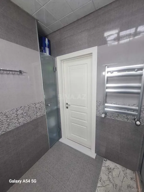 Satılır 3 otaqlı mənzil 140 m²