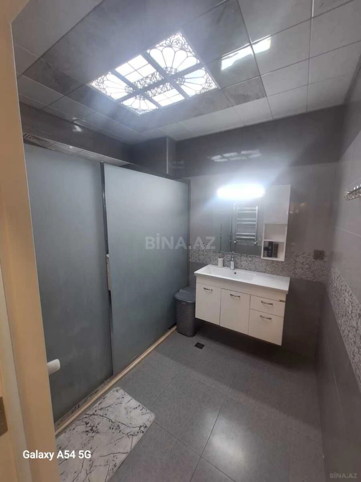 Satılır 3 otaqlı mənzil 140 m²