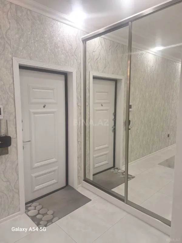 Satılır 3 otaqlı mənzil 140 m²