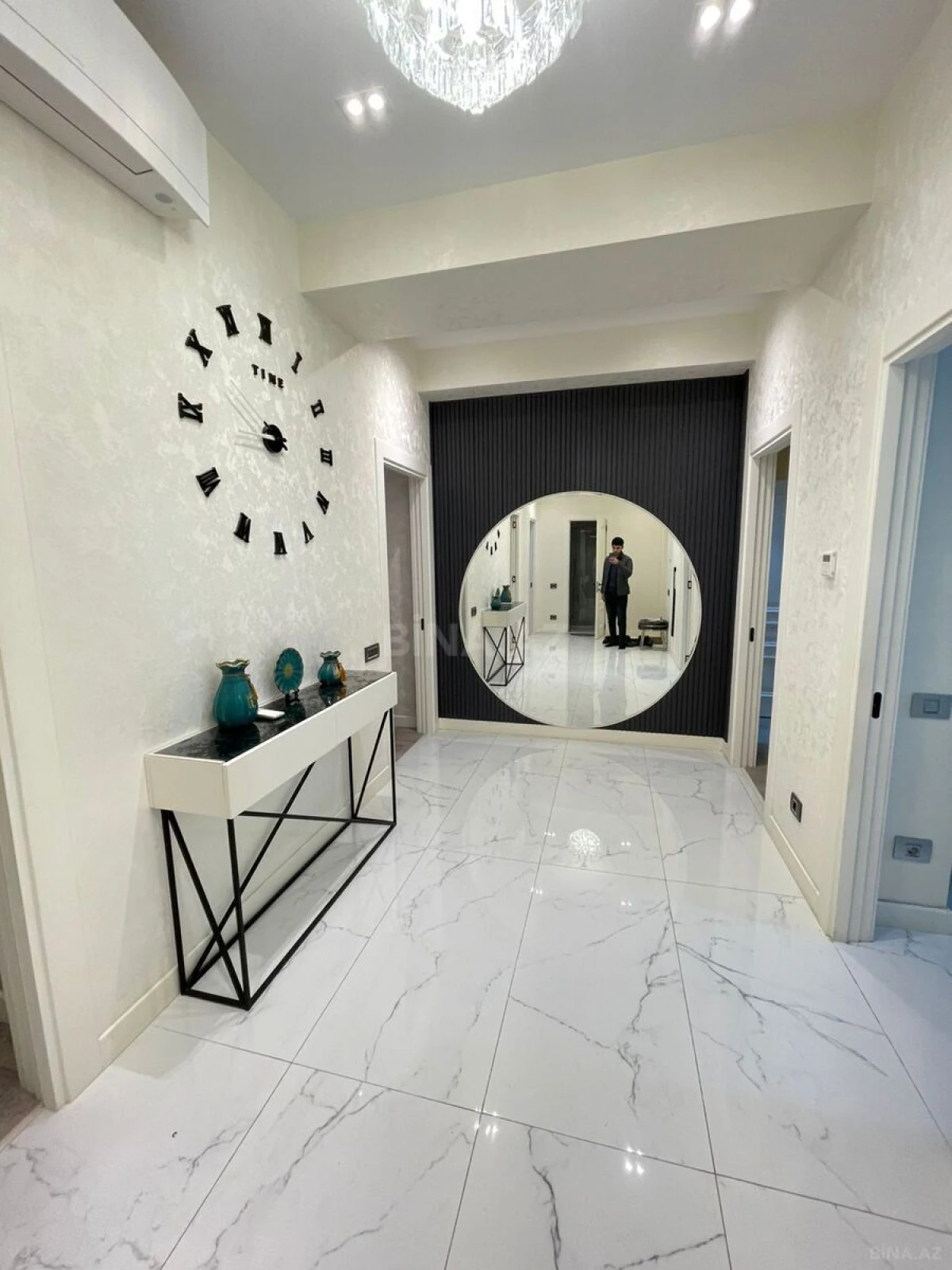 Kirayə verilir 4 otaqlı mənzil 145 m²