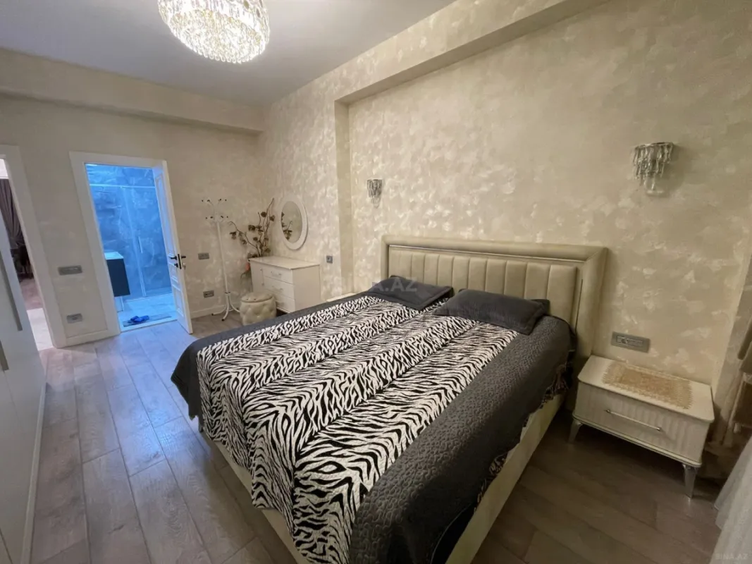 Kirayə verilir 4 otaqlı mənzil 145 m²