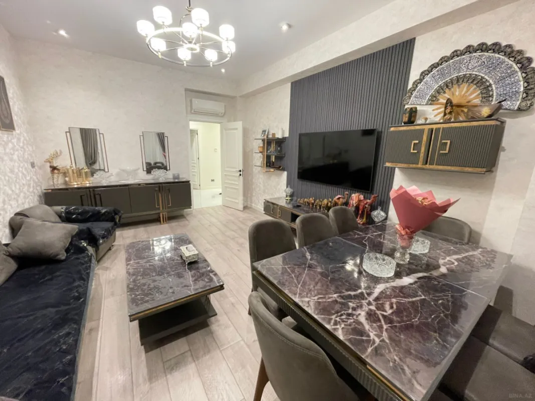 Kirayə verilir 4 otaqlı mənzil 145 m²