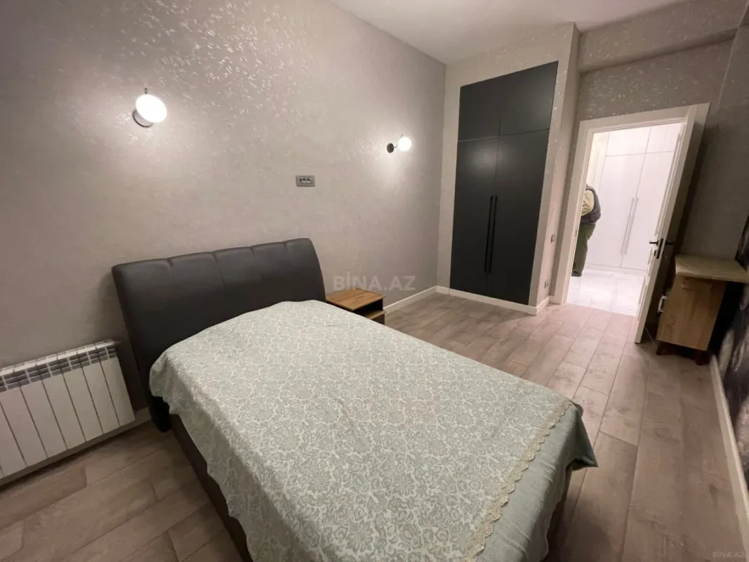 Kirayə verilir 4 otaqlı mənzil 145 m²