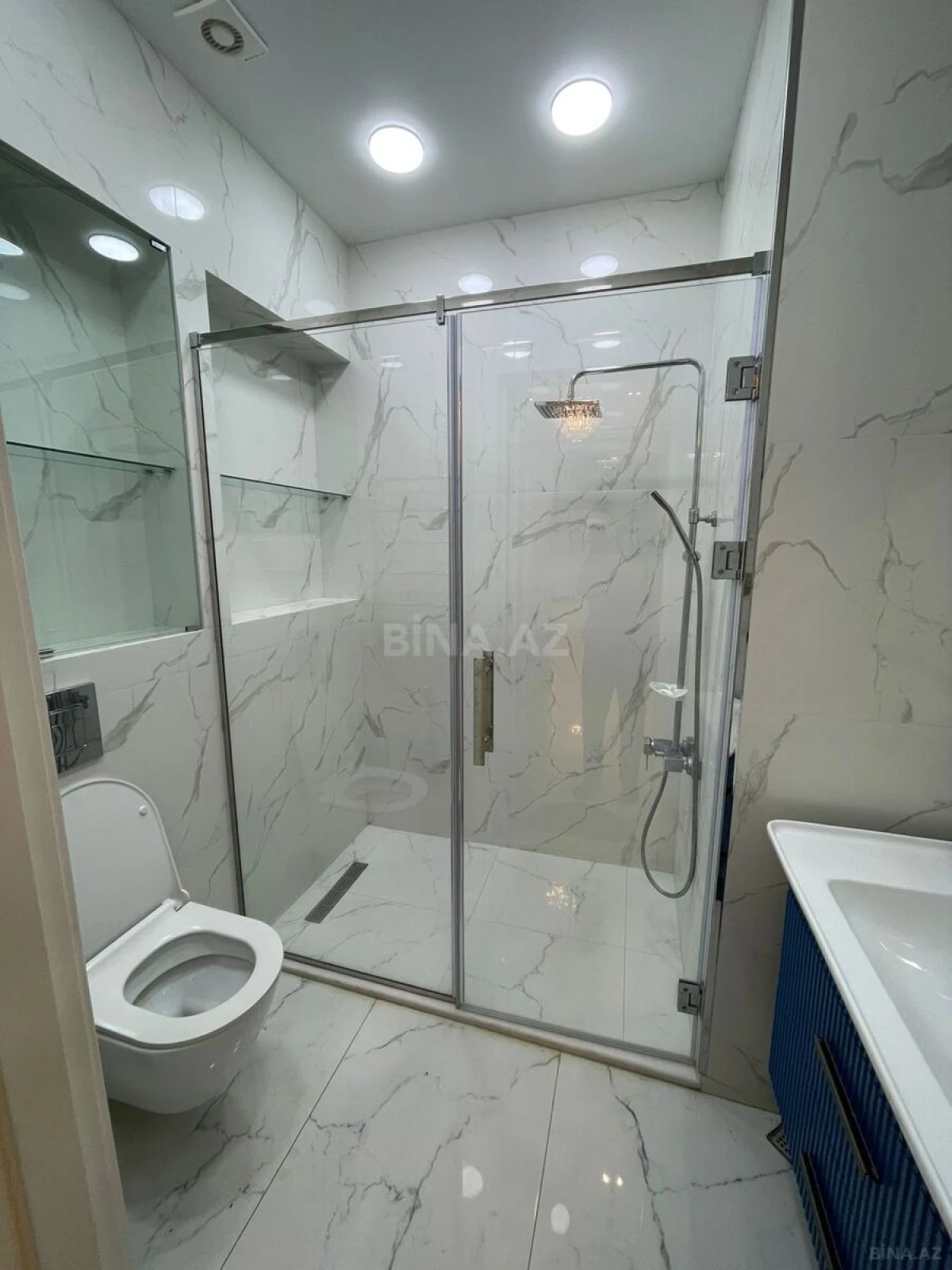 Kirayə verilir 4 otaqlı mənzil 145 m²