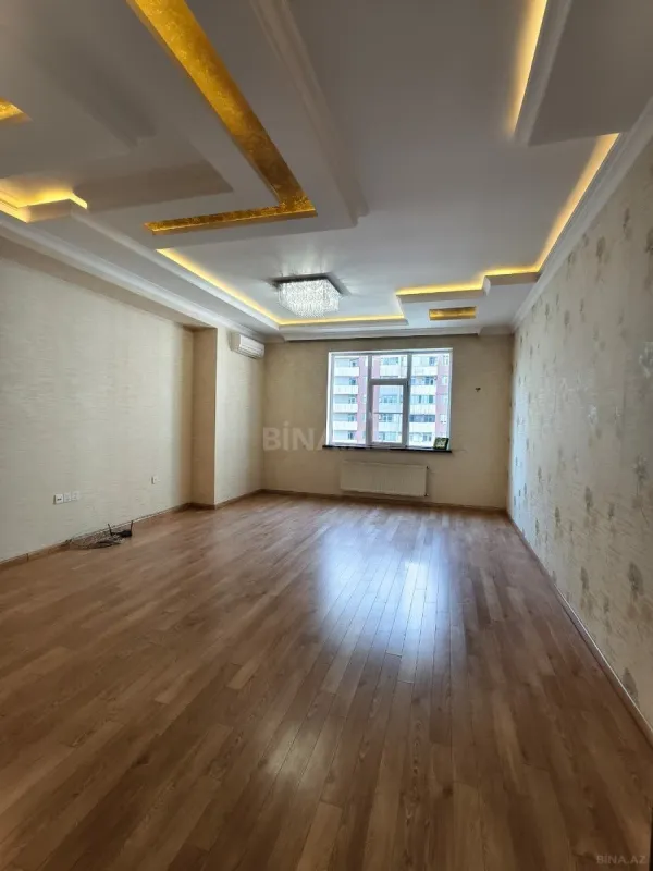 Satılır 3 otaqlı mənzil 110 m²