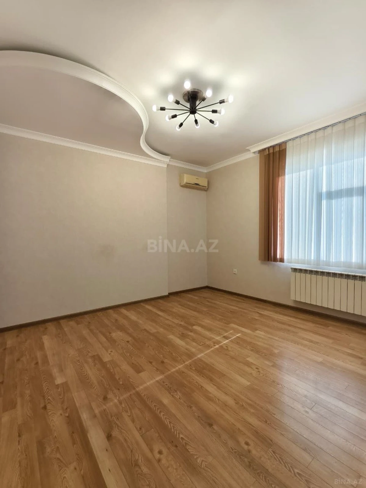 Satılır 3 otaqlı mənzil 110 m²