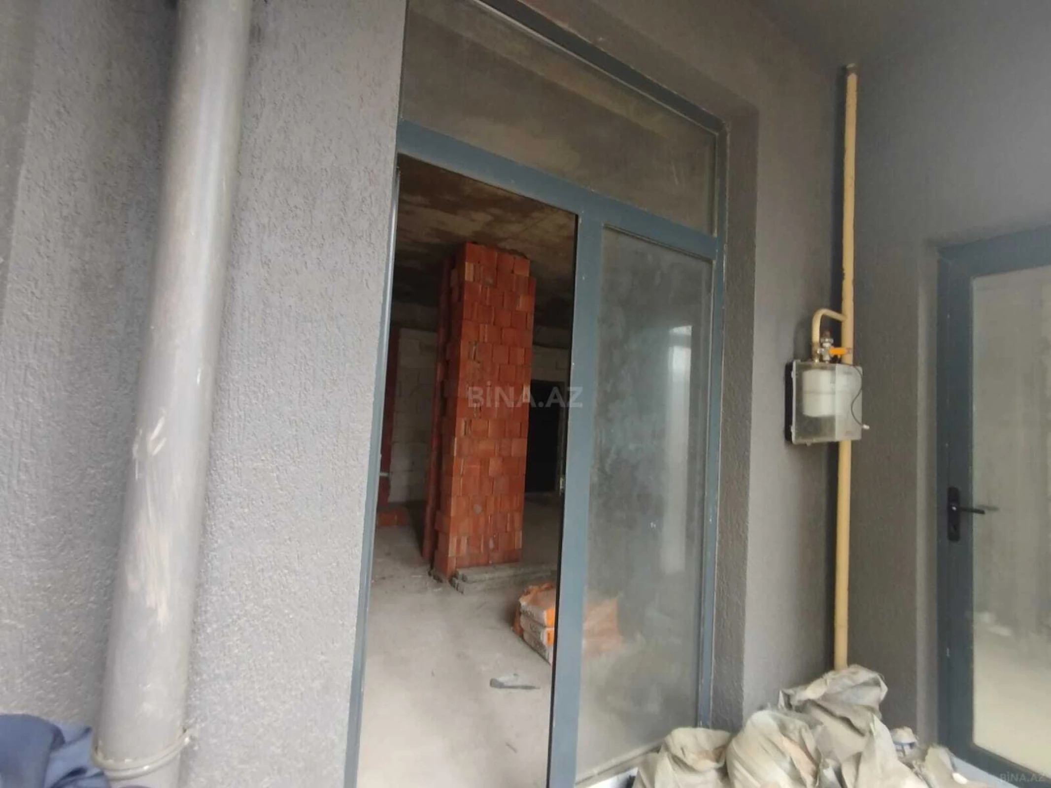 Satılır 3 otaqlı mənzil 82 m²