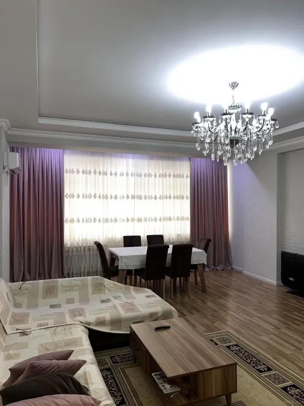 Satılır 3 otaqlı mənzil 150 m²