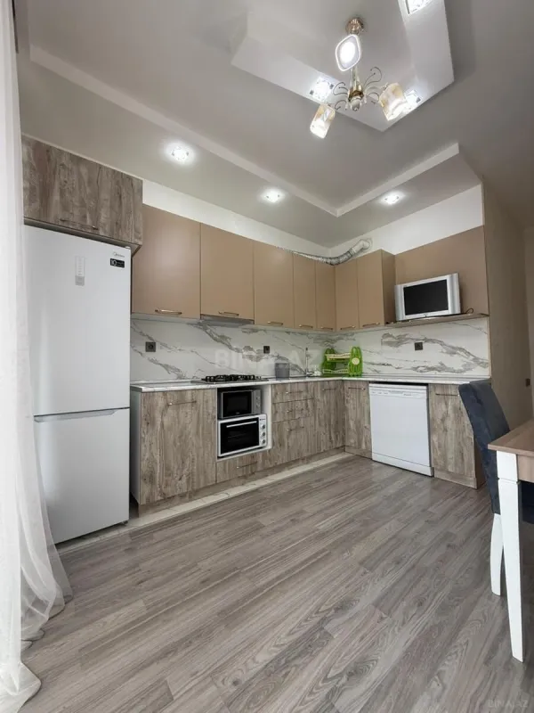 Kirayə verilir 3 otaqlı mənzil 110 m²