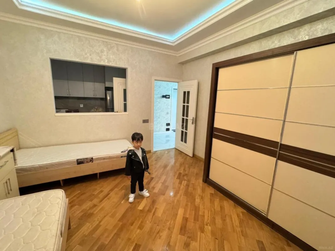 Kirayə verilir 3 otaqlı mənzil 110 m²