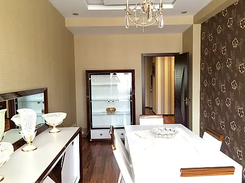 Satılır 3 otaqlı mənzil 120 m²