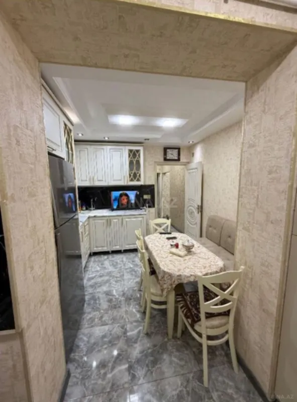 Satılır 4 otaqlı mənzil 115 m²