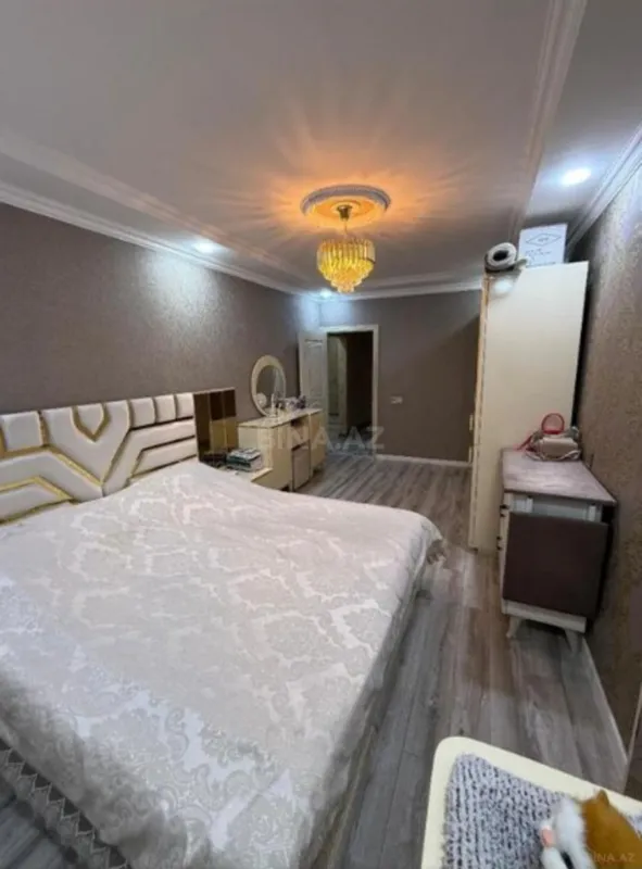 Satılır 4 otaqlı mənzil 115 m²