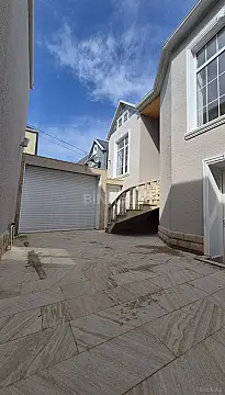Satılır 6 otaqlı həyət evi 180 m² — Bakı, Binəqədi 6 otaq 180.00 m²