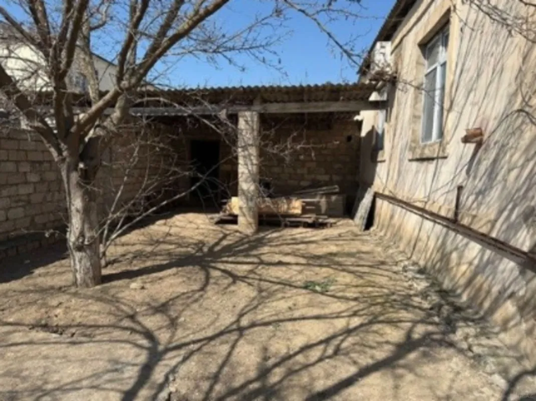 Satılır 5 otaqlı həyət evi 196 m²