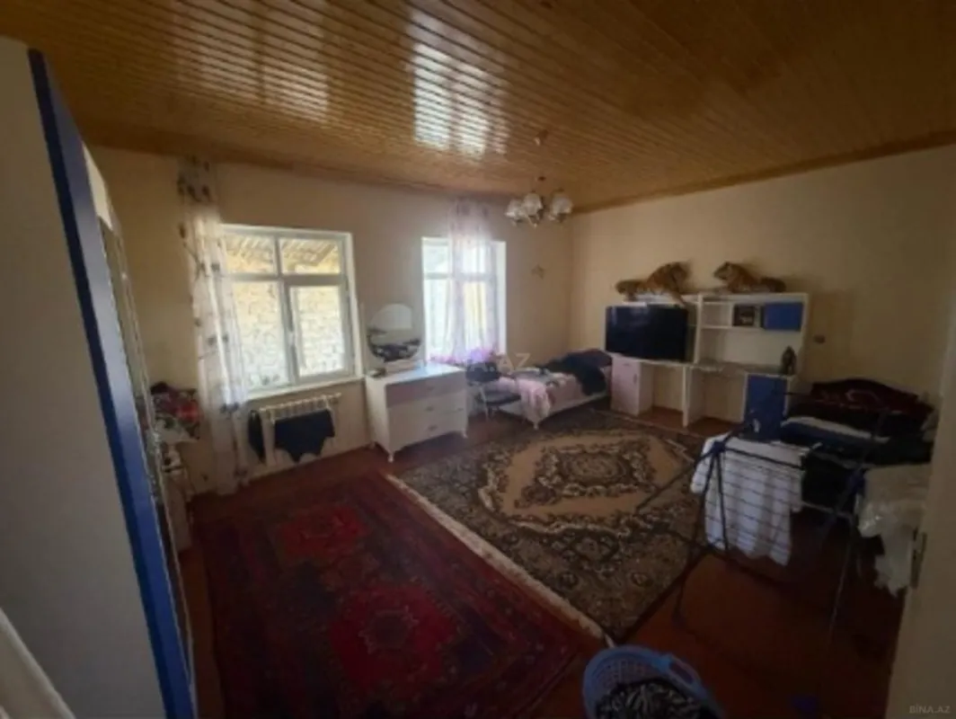 Satılır 5 otaqlı həyət evi 196 m²