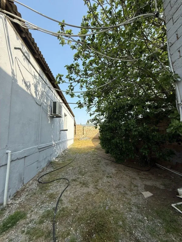 Satılır 5 otaqlı həyət evi 196 m²