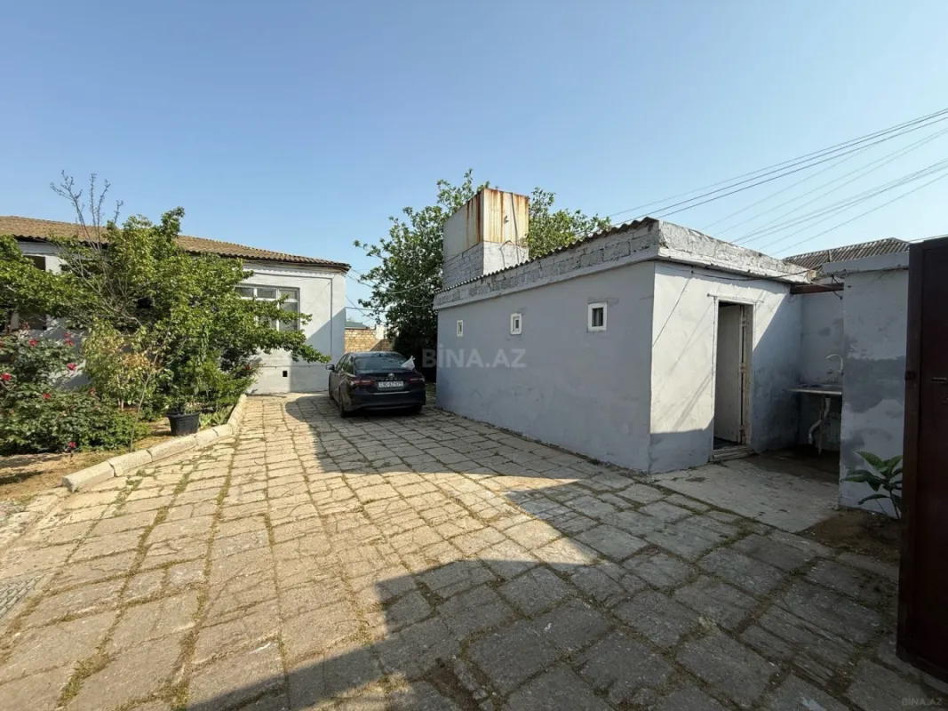 Satılır 5 otaqlı həyət evi 196 m²