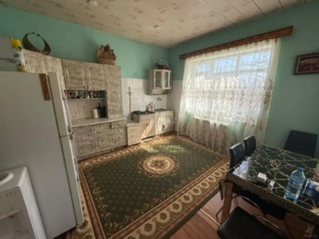 Satılır 5 otaqlı həyət evi 196 m²