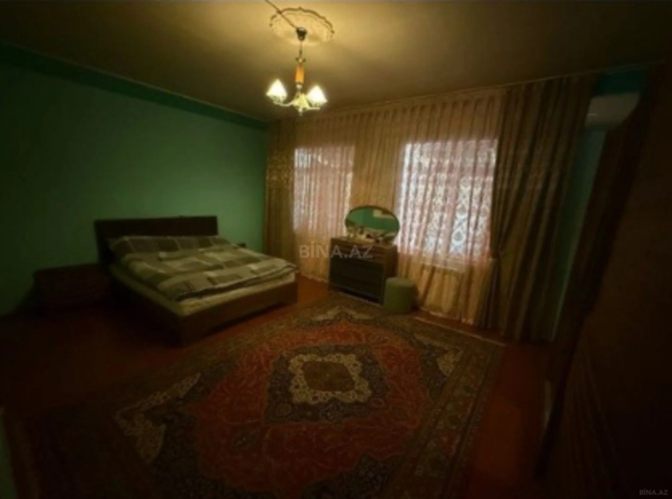 Satılır 5 otaqlı həyət evi 196 m²