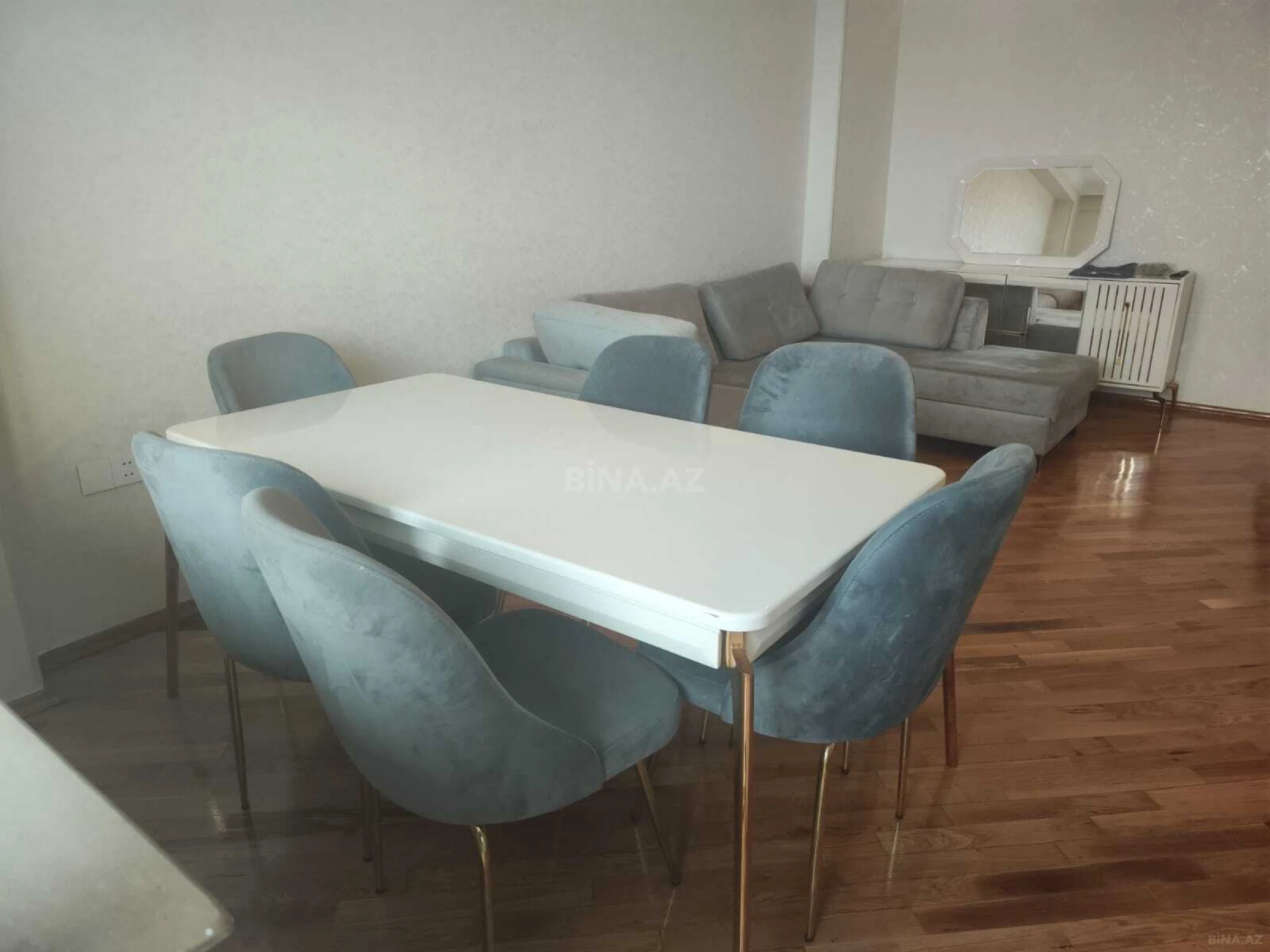 Kirayə verilir 2 otaqlı mənzil 65 m²