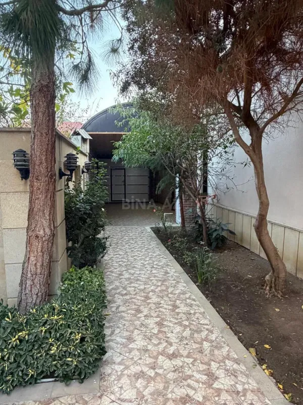 Satılır 7 otaqlı həyət evi 200 m²