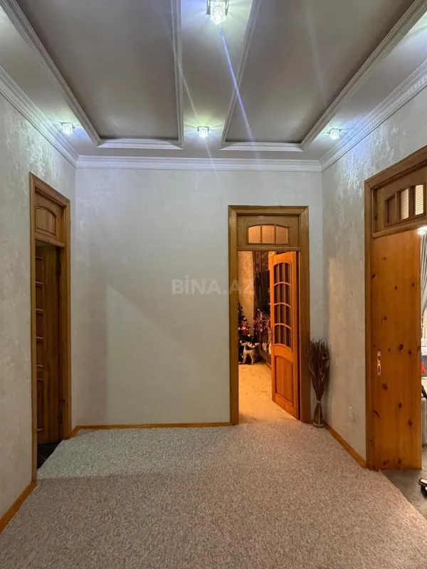 Satılır 7 otaqlı həyət evi 200 m²