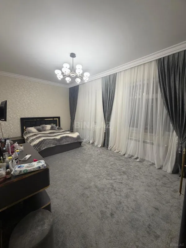 Satılır 7 otaqlı həyət evi 200 m²
