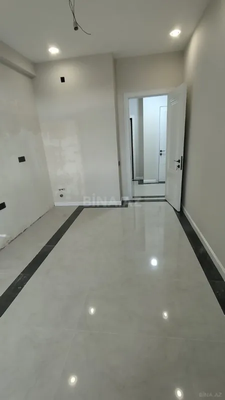 Satılır 4 otaqlı mənzil 140 m²
