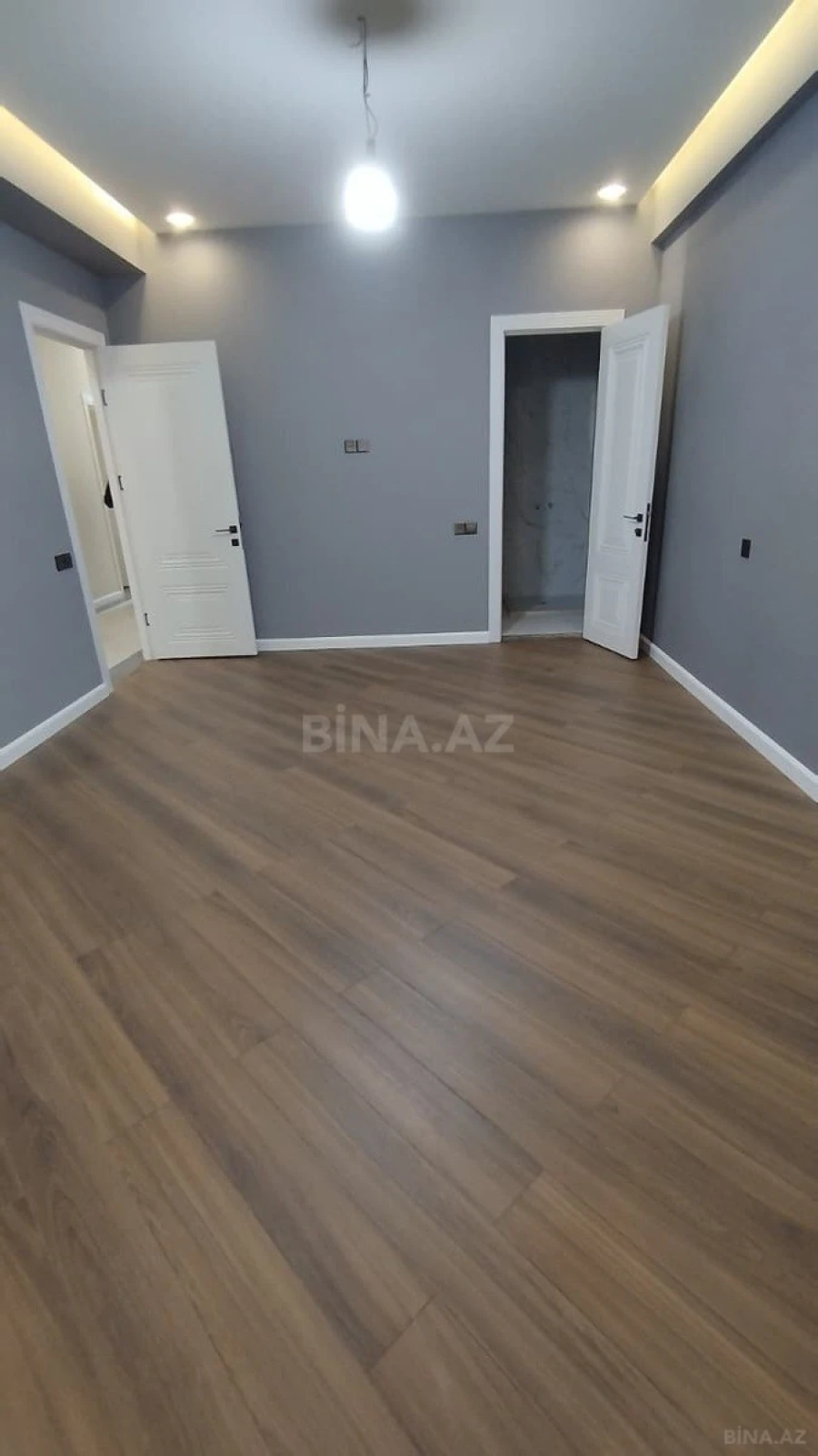 Satılır 4 otaqlı mənzil 140 m²