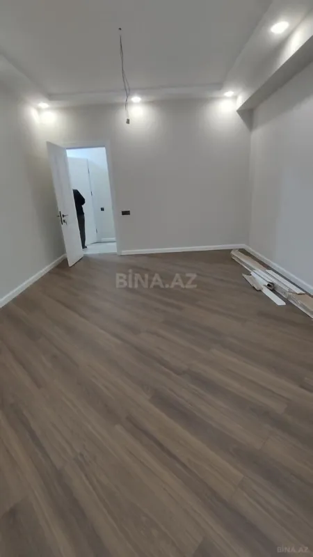 Satılır 4 otaqlı mənzil 140 m²
