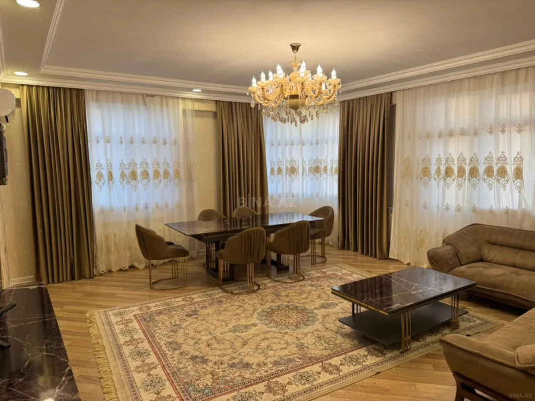 Satılır 4 otaqlı mənzil 141 m²