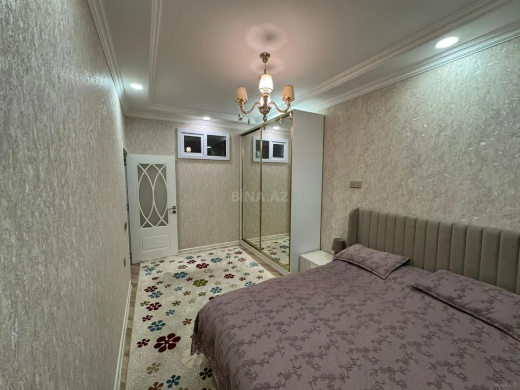 Satılır 4 otaqlı mənzil 141 m²