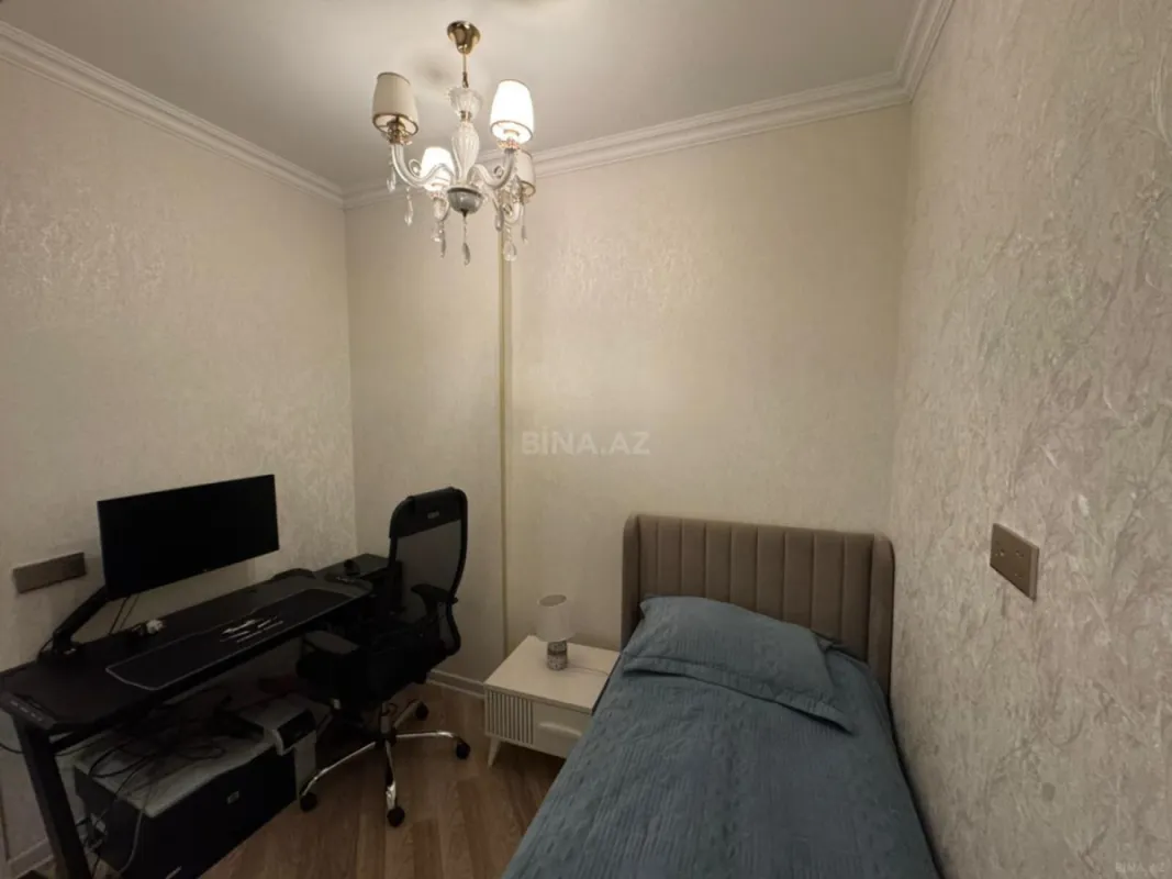 Satılır 4 otaqlı mənzil 141 m²