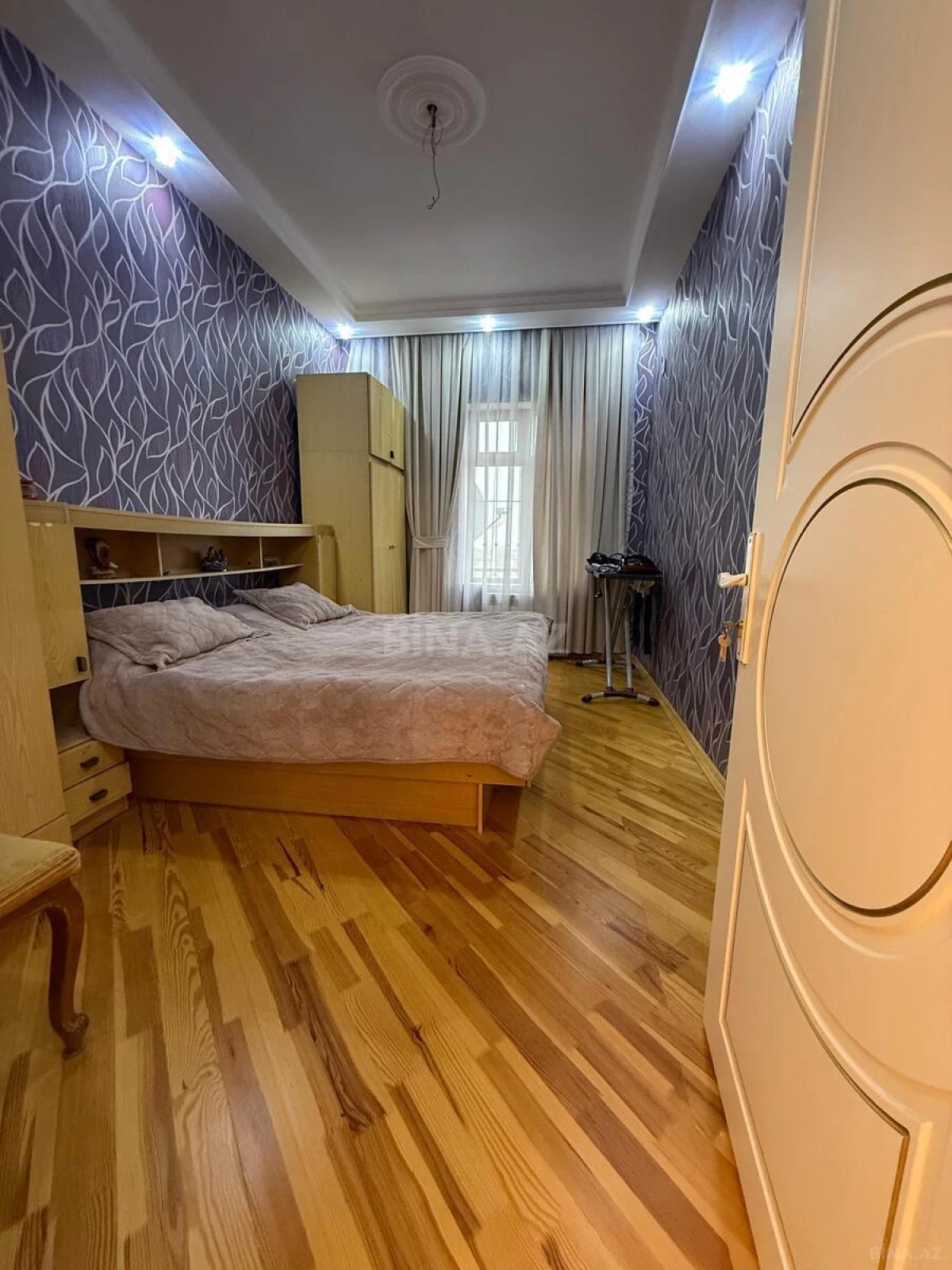 Satılır 5 otaqlı həyət evi 450 m²