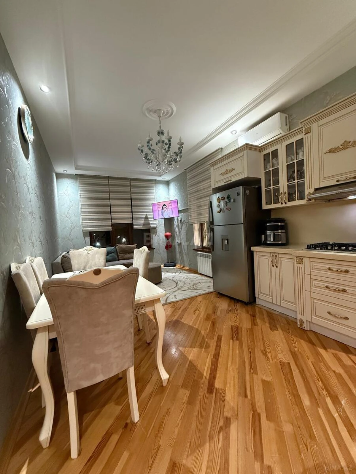 Satılır 5 otaqlı həyət evi 450 m²