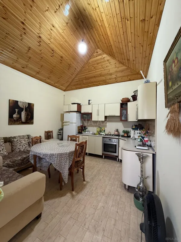 Satılır 5 otaqlı həyət evi 450 m²