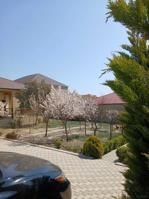 Satılır 5 otaqlı həyət evi 450 m²