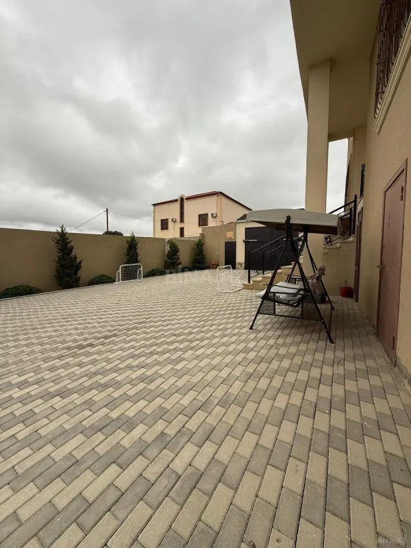 Satılır 5 otaqlı həyət evi 450 m²