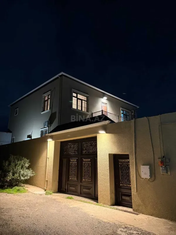 Satılır 5 otaqlı həyət evi 450 m²