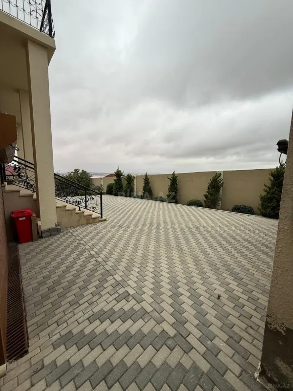 Satılır 5 otaqlı həyət evi 450 m²