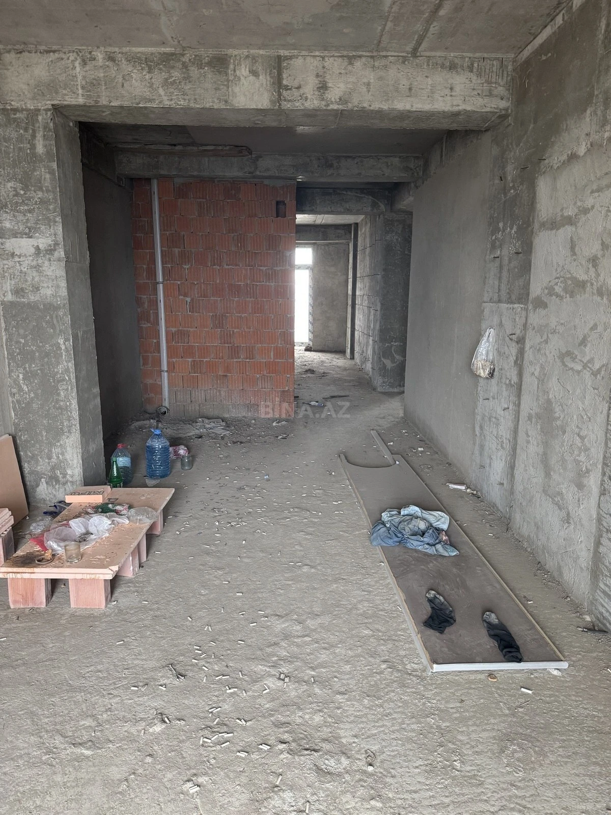 Satılır 3 otaqlı mənzil 140 m²