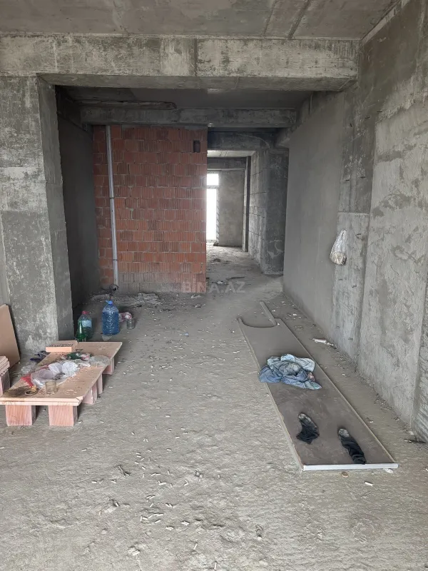 Satılır 3 otaqlı mənzil 140 m²