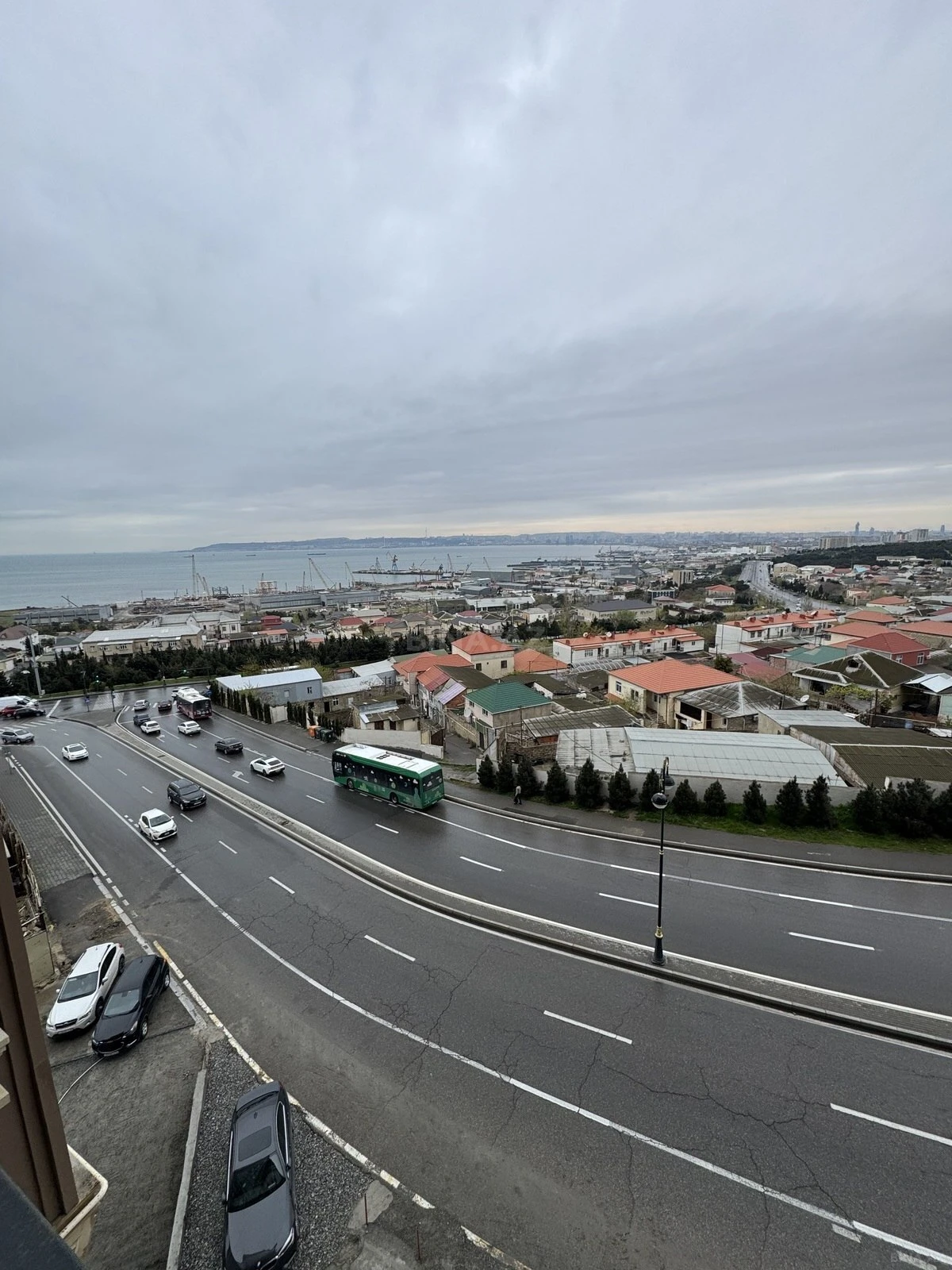 Satılır 3 otaqlı mənzil 140 m²