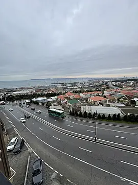 Satılır 3 otaqlı mənzil 140 m²