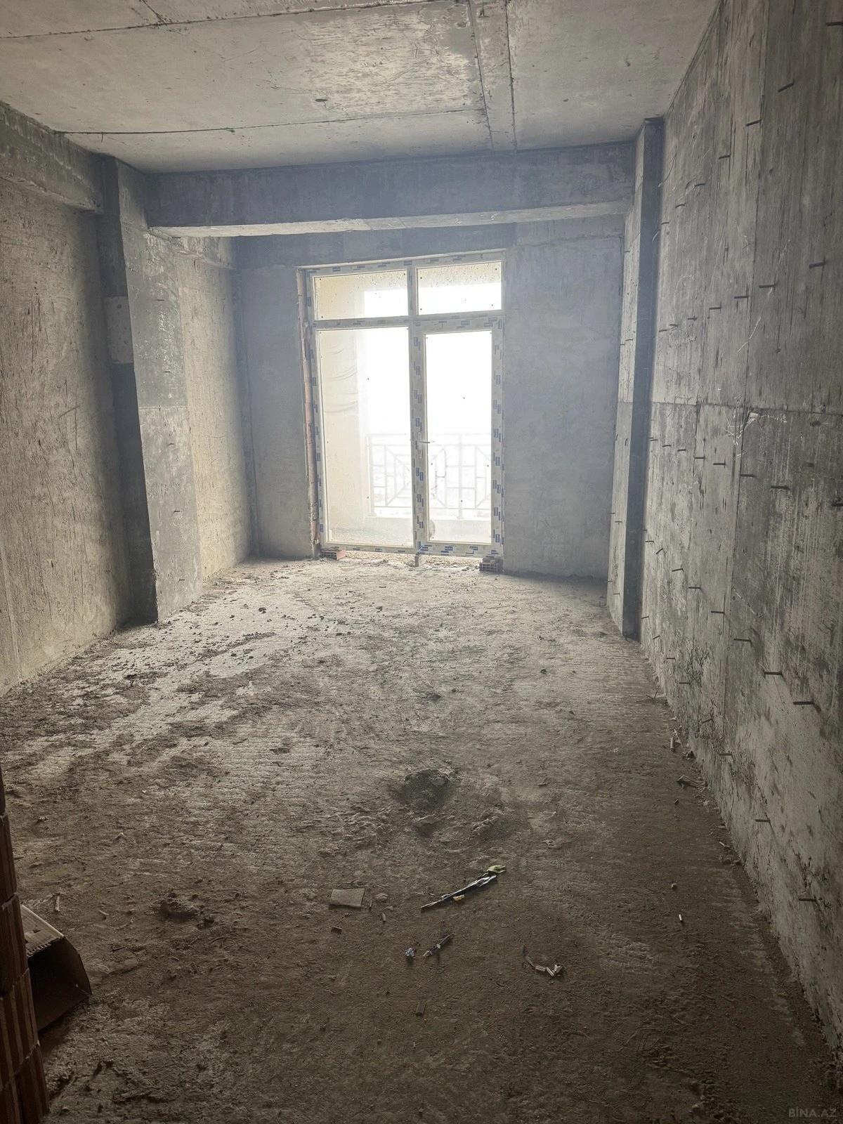 Satılır 3 otaqlı mənzil 140 m²