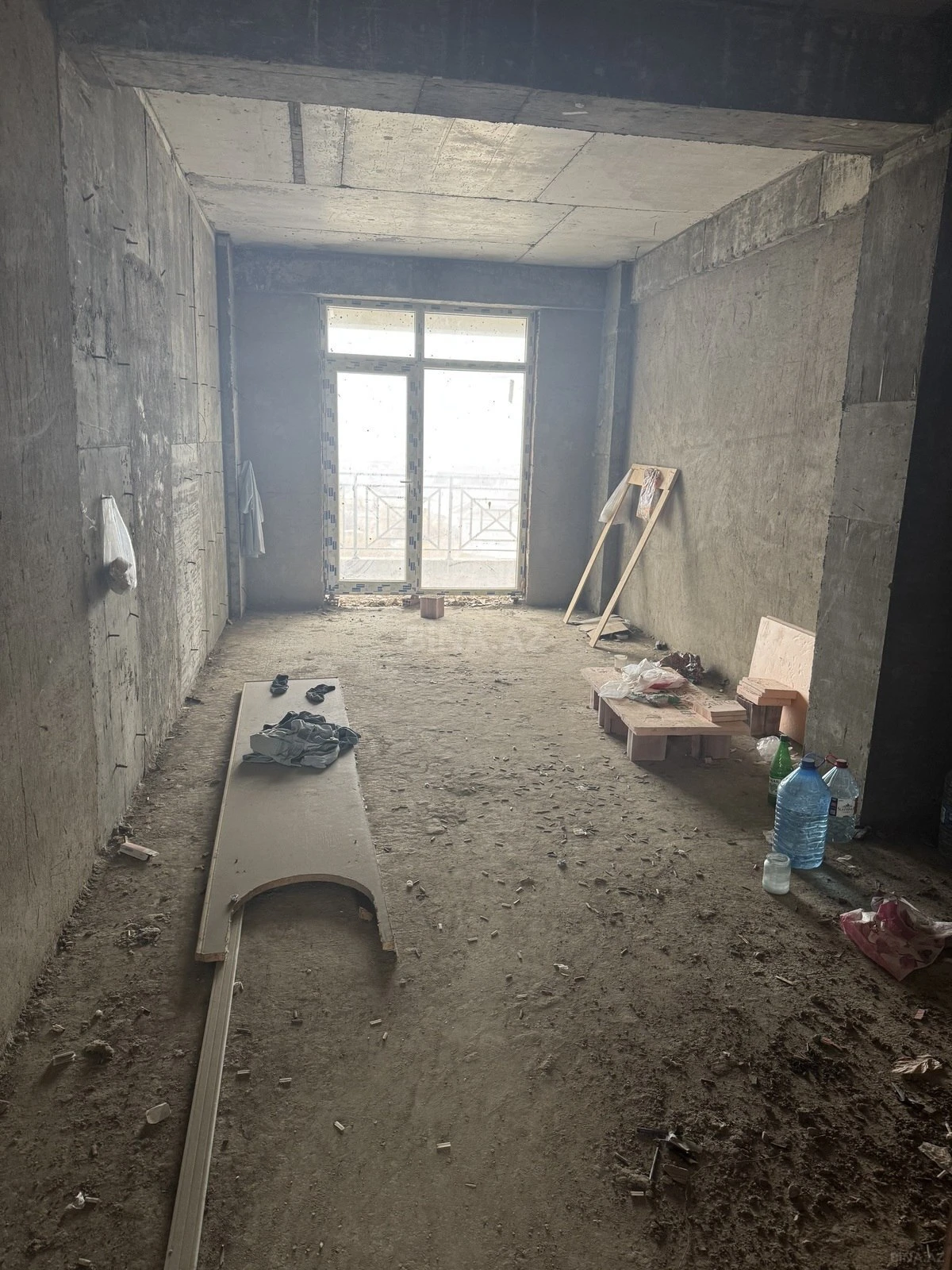 Satılır 3 otaqlı mənzil 140 m²