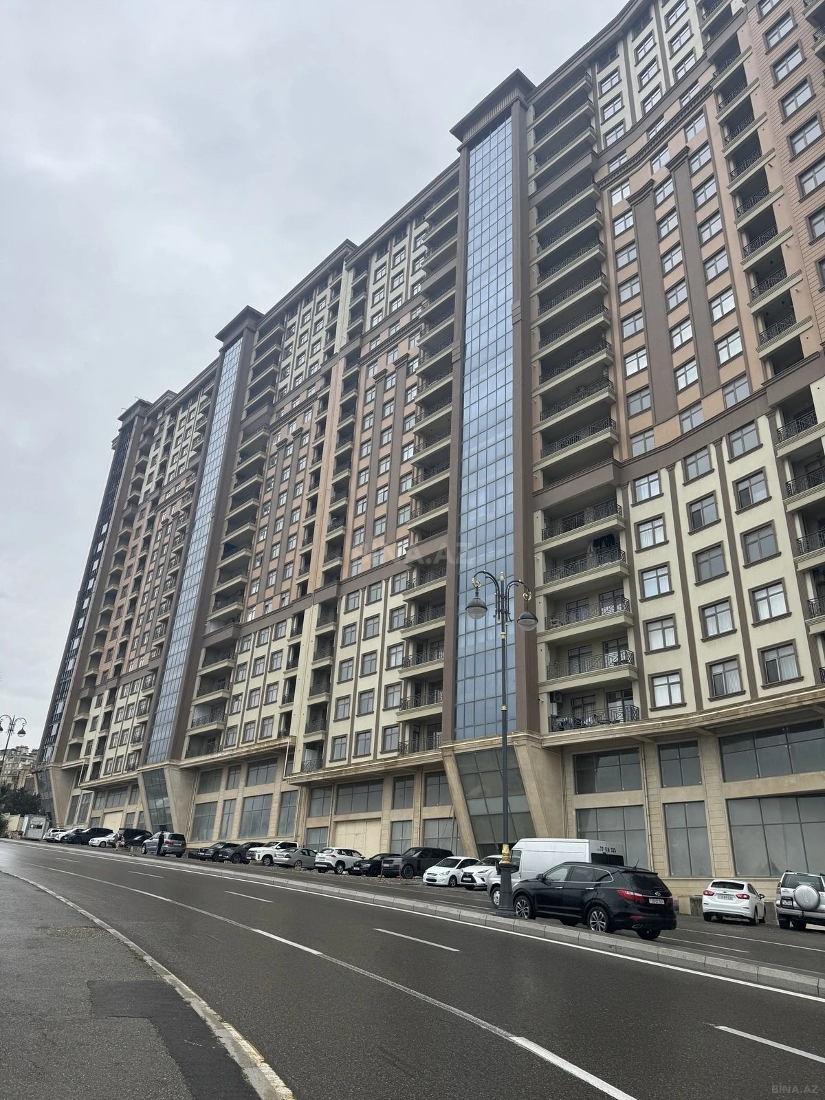 Satılır 3 otaqlı mənzil 140 m²